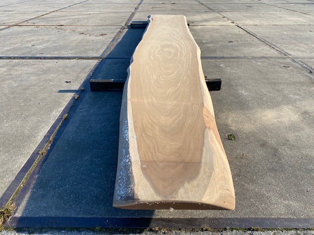 Planche en tronc d'Afrormosia – 4260 x 900 x 80 mm – Geschuurd