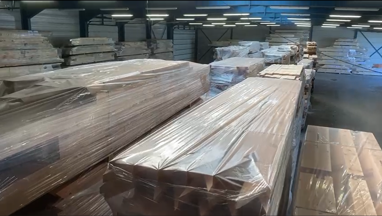 Bij Mijn Hout Bouw Pakket hanteren we een efficiënte leveringsprocedure, waardoor we in staat zijn om onze houtbouwpakketten razendsnel bij u af te leveren.